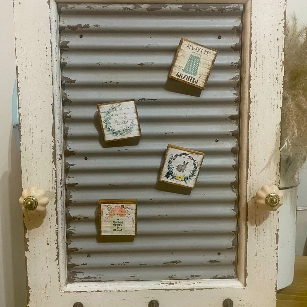 Shabby Chic Farmhouse Metal Magnetic Wood Hooks Plaque NEW